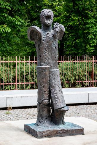 Fritz Wotruba, Großer Stehender, 1974, Bronze, 212 × 85 × 73 cm, Belvedere, Wien, Dauerleihgabe ...