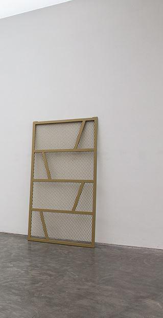 Kay Walkowiak, Minimal Vandalism (Grid), 2012, Stahl, Lack, 225 × 120 × 5 cm, Ankauf aus Mittel ...