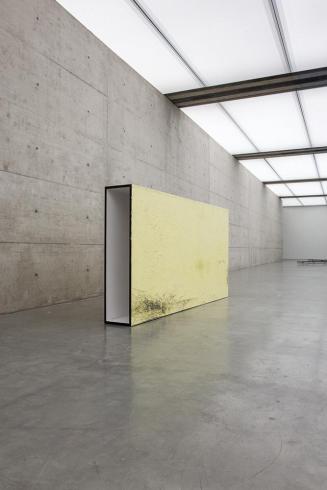 Kay Walkowiak, Minimal Vandalism (Box), 2012, Holz, Lack, 150 × 300 × 36 cm, Ankauf aus Mitteln ...