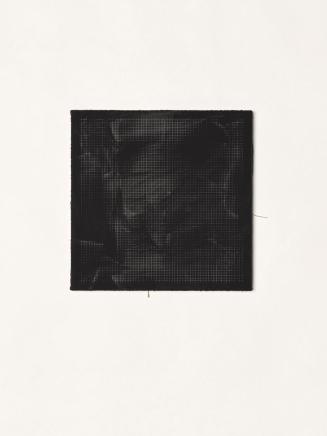 Nicolas Jasmin, Untitled, 2018, Laserentfernte Mischtechnik auf Sackleinen, 31,3 × 31,3 cm, Bel ...