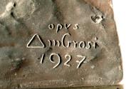 Gustinus Ambrosi, Hl. Sebastian, Detail: Bezeichnung, 1927, Bronze auf Onyx-Postament, H: 63,5  ...