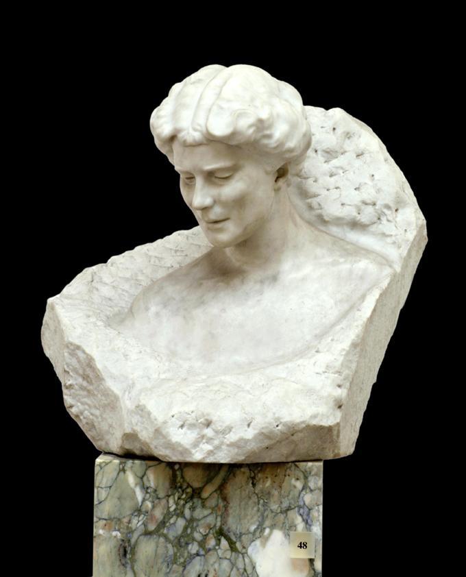 Gustinus Ambrosi, Adelma von Tinty, 1917, Marmor auf Marmor-Postament, H: 57 cm, Belvedere, Wie ...