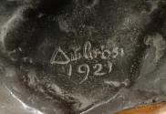 Gustinus Ambrosi, Wein und Begierde, Detail: Bezeichnung, 1921, Bronze, H: 32,5 cm, Belvedere,  ...