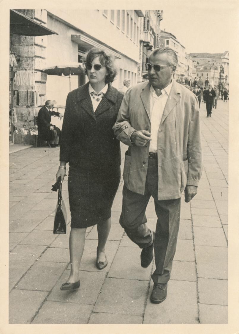 Lucy und Fritz Wotruba am Lido in Venedig