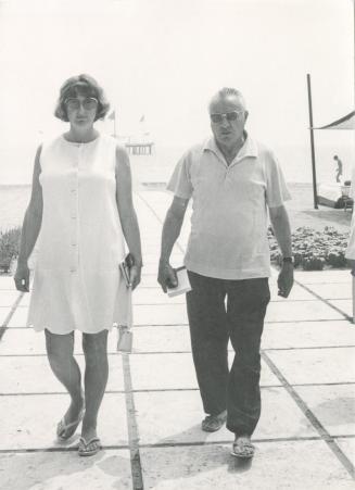Lucy und Fritz Wotruba im Lido in Venedig im Juli 1969