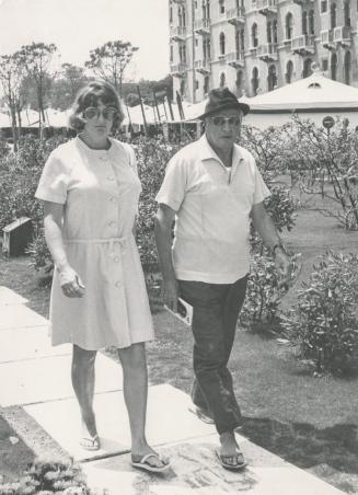 Lucy und Fritz Wotruba am Lido in Venedig im Juli 1969
