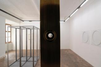 Markus Wilfiling, Raumauge, 2008, Messing, 253 x 3 cm, Belvedere, Wien, Inv.-Nr. 9808
