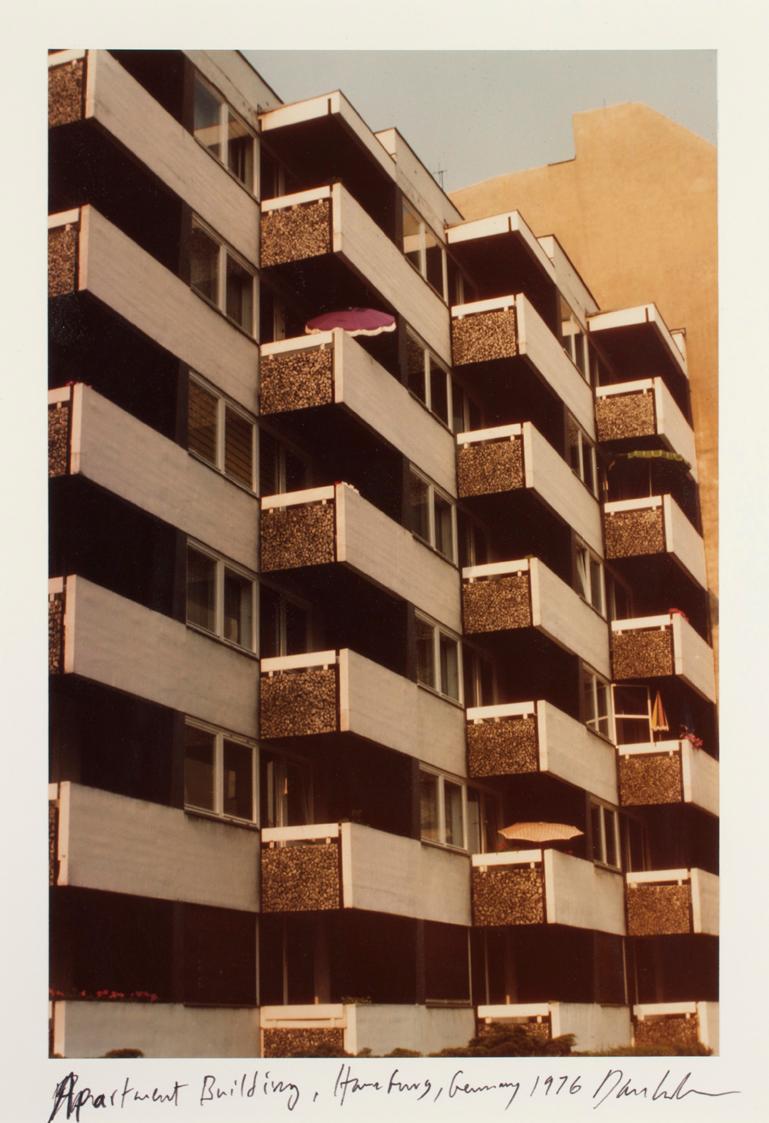 Dan Graham, Apartment Building, Hamburg, Germany, 1976, 35 x 23 cm, Dauerleihgabe Ernst Ploil,  ...