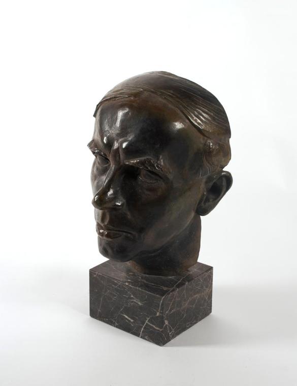 Franz Santifaller, Architekt Hans Fritz, 1932, Bronze, 41,5 × 30 × 30 cm, inkl. Sockel: 53 × 30 ...