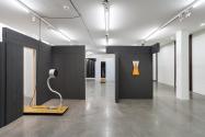 Doris Krüger und Walter Pardeller, Homo Faber, 2014, Installation: Holz, Metall, Audioequipment ...